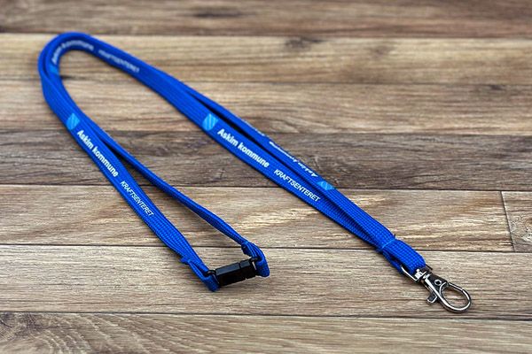 buisvormige lanyards van dubbele laag stof met bedrukking in 2 kleuren via zeefdruk